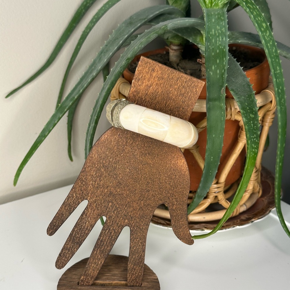 Vintage Mid-Century Bone & Wood Bangle, Hinge Pin Clasp, Tribal Style - Picture 2 of 8
